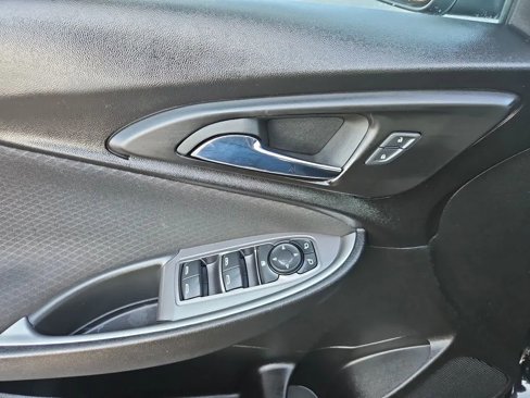 Used 2023 Chevrolet Malibu LT image 12