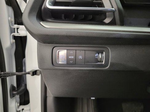 Certified 2025 Chevrolet Traverse LT image 28