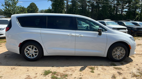 New 2026 Chrysler Voyager LX image 7