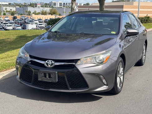Used 2017 Toyota Camry SE image 3