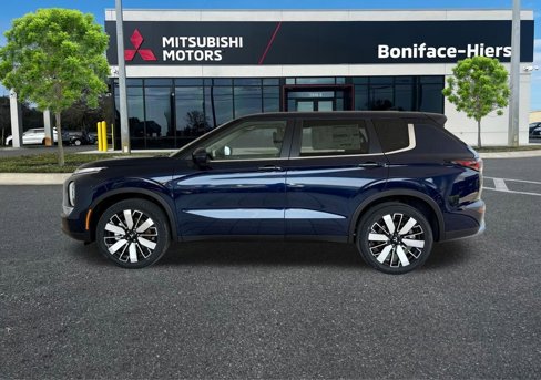 New 2025 Mitsubishi Outlander SE image 14