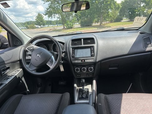Used 2019 Mitsubishi Outlander Sport SE image 12