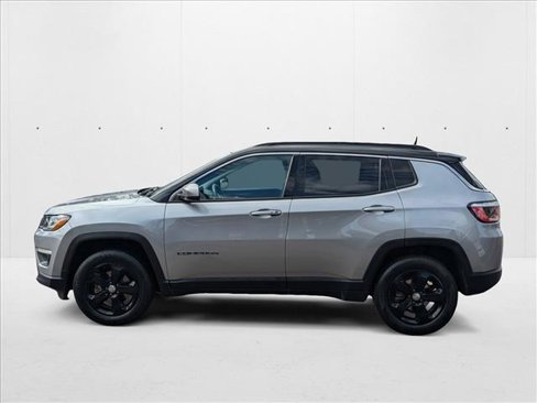 Used 2018 Jeep Compass Latitude image 9