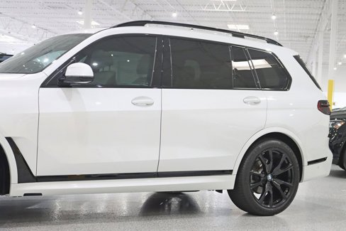 Used 2025 BMW X7 xDrive40i w/ M Sport Package image 4