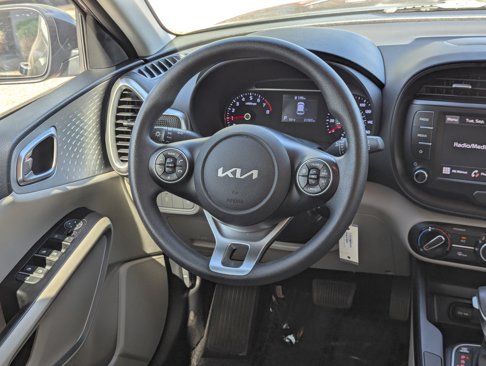 Certified 2022 Kia Soul LX image 13