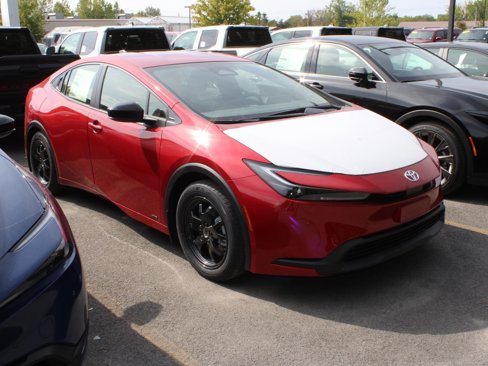 New 2026 Toyota Prius LE image 3