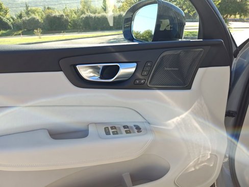New 2026 Volvo XC60 B5 Ultra w/ Protection Package Premier image 16