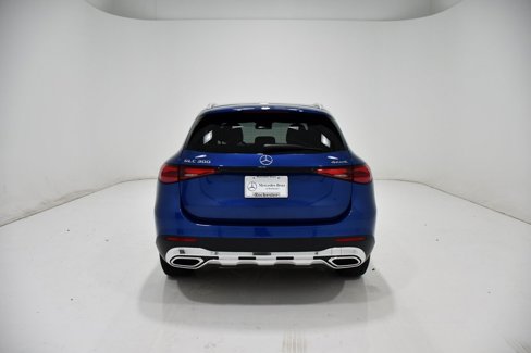 Used 2025 Mercedes-Benz GLC 300 4MATIC image 4