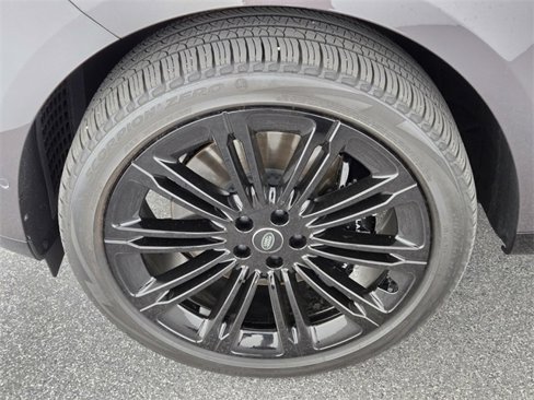 Certified 2024 Land Rover Range Rover Autobiography image 9