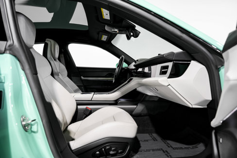 Used 2022 Porsche Taycan 4S image 27