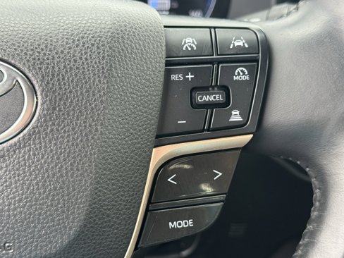 Used 2023 Toyota Crown XLE image 36