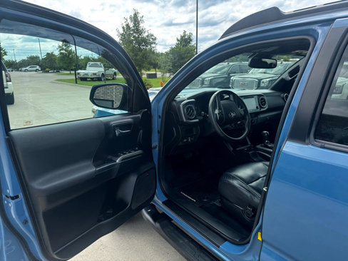 Used 2019 Toyota Tacoma TRD Sport image 10