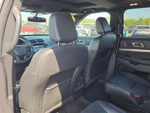 Used 2018 Ford Explorer XLT w/ Equipment Group 202A image 16