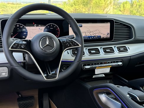 New 2026 Mercedes-Benz GLS 450 4MATIC image 28