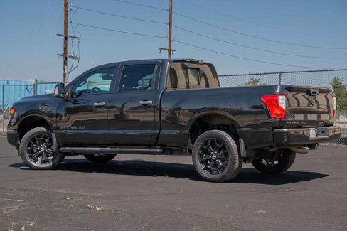 Used 2019 Nissan Titan SV w/ SV Convenience Package image 3