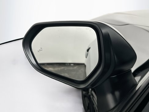 Used 2025 Toyota Camry SE image 16