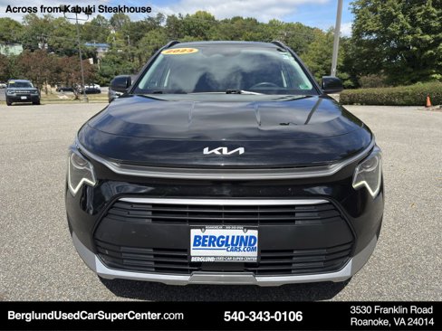 Used 2023 Kia Niro EX image 9