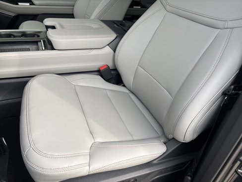 New 2025 Ford Expedition Active image 23