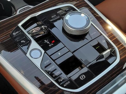 New 2026 BMW X7 xDrive40i w/ Executive Package image 18