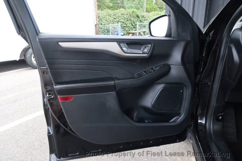 Used 2021 Ford Escape SE image 13