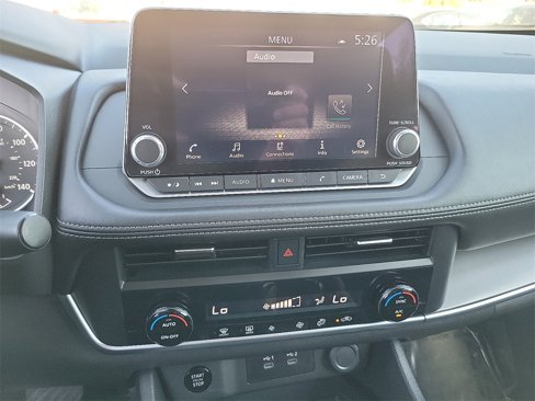 Certified 2025 Nissan Rogue SV image 9