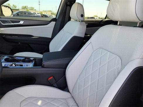 New 2025 Volkswagen Atlas Cross Sport SEL Premium R-Line image 15