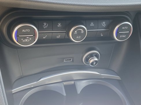 New 2025 Alfa Romeo Stelvio Sprint image 30