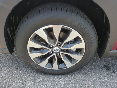 New 2025 Subaru Outback Limited image 10