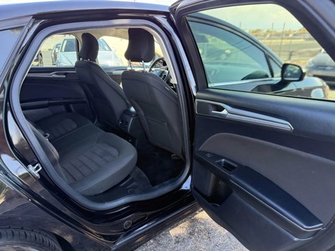 Used 2019 Ford Fusion SE image 20