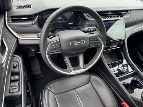 Used 2024 Jeep Grand Cherokee L Limited w/ Luxury Tech Group II image 21