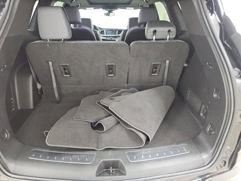 Used 2023 Buick Enclave Essence w/ Experience Buick Package image 5