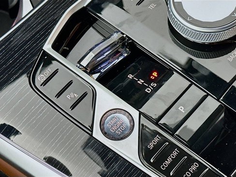 New 2026 BMW X7 M60i w/ Executive Package image 19
