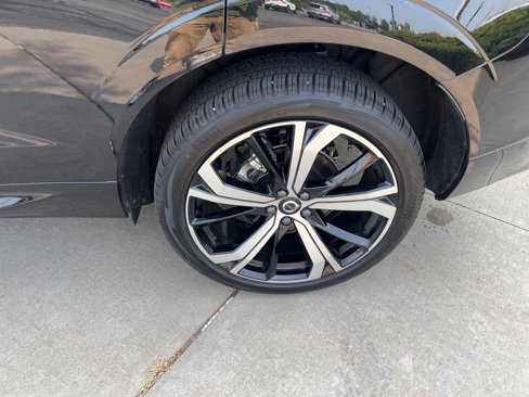 Certified 2025 Volvo XC60 B5 Ultra w/ Climate Package image 10