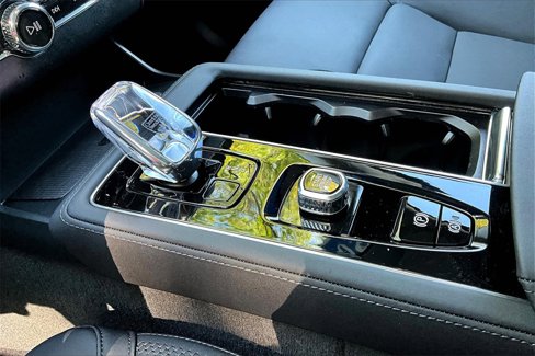 Certified 2025 Volvo XC90 B6 Plus w/ Protection Package image 15
