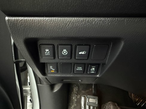 Used 2020 Nissan Pathfinder SL image 19