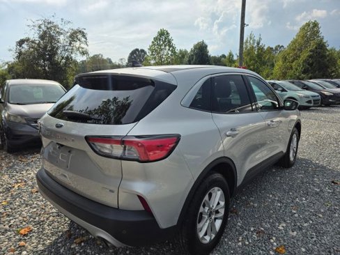 Used 2020 Ford Escape SE image 5