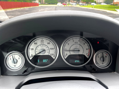 Used 2010 Chrysler Town & Country Touring image 18