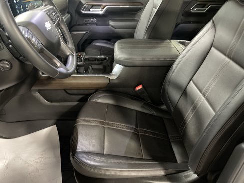 Used 2024 Chevrolet Silverado 1500 High Country w/ High Country Premium Package image 13