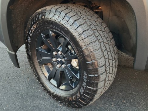 Used 2016 Chevrolet Colorado Z71 image 6