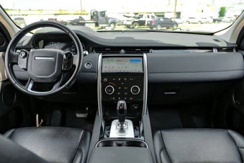 Used 2020 Land Rover Discovery Sport SE image 18