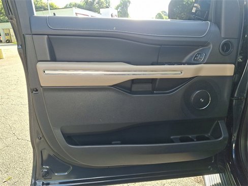 Used 2024 Ford Expedition Max Limited image 12