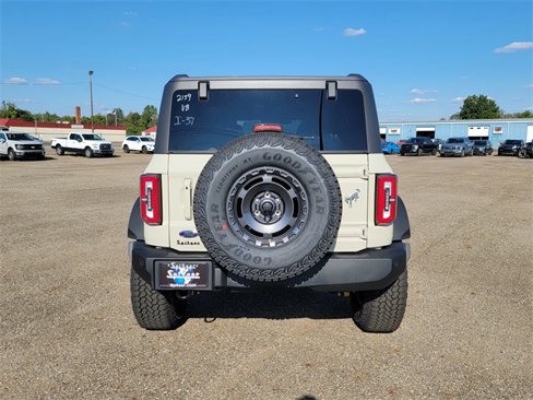New 2025 Ford Bronco Outer Banks image 6