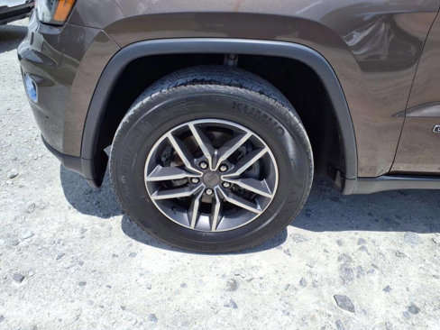 Used 2019 Jeep Grand Cherokee Limited w/ Luxury Group II image 4