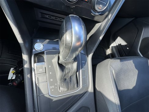 Used 2019 Volkswagen Tiguan SE image 23
