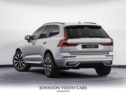 Certified 2025 Volvo XC60 B5 Plus image 5