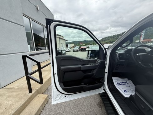 New 2025 Ford F150 XLT w/ Equipment Group 302A MID image 9