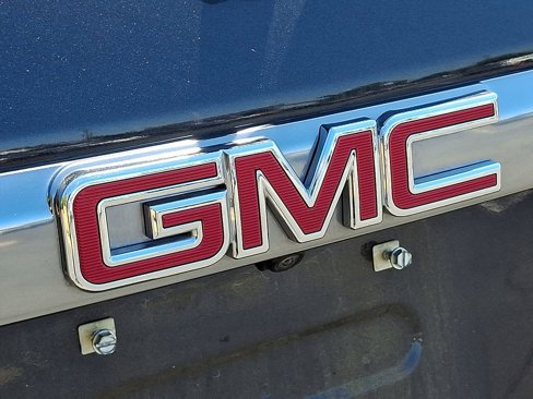 Used 2017 GMC Acadia SLT image 25