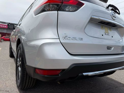 Used 2018 Nissan Rogue SL image 46