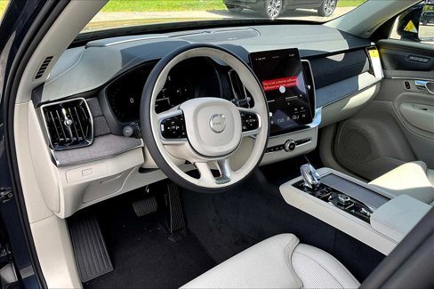 New 2026 Volvo XC90 B6 Ultra w/ Protection Package Premier image 9