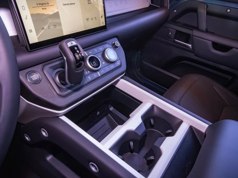 New 2025 Land Rover Defender 110 S image 30